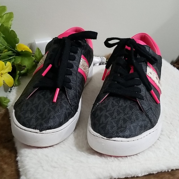 Michael Kors sneakers size 9.5 - Picture 2 of 8